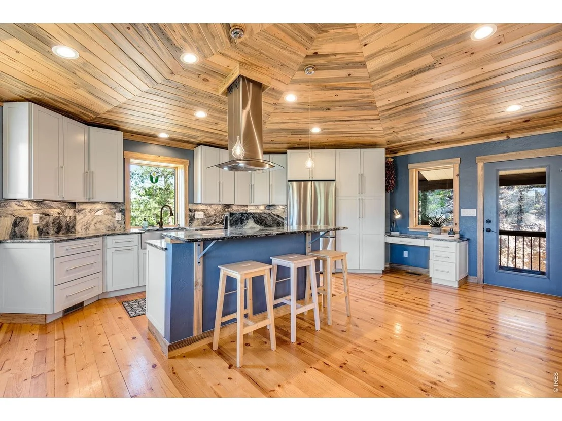 Photo of 80 Lookout Dr