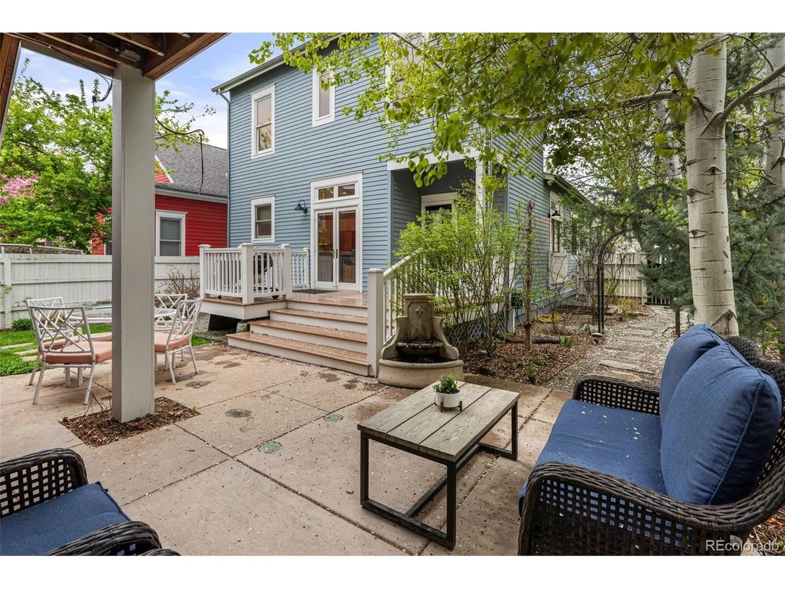 Photo of 1004 Katy Ln