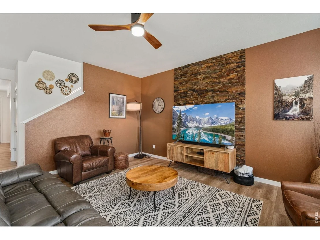 Photo of 438 Bluebird Rd