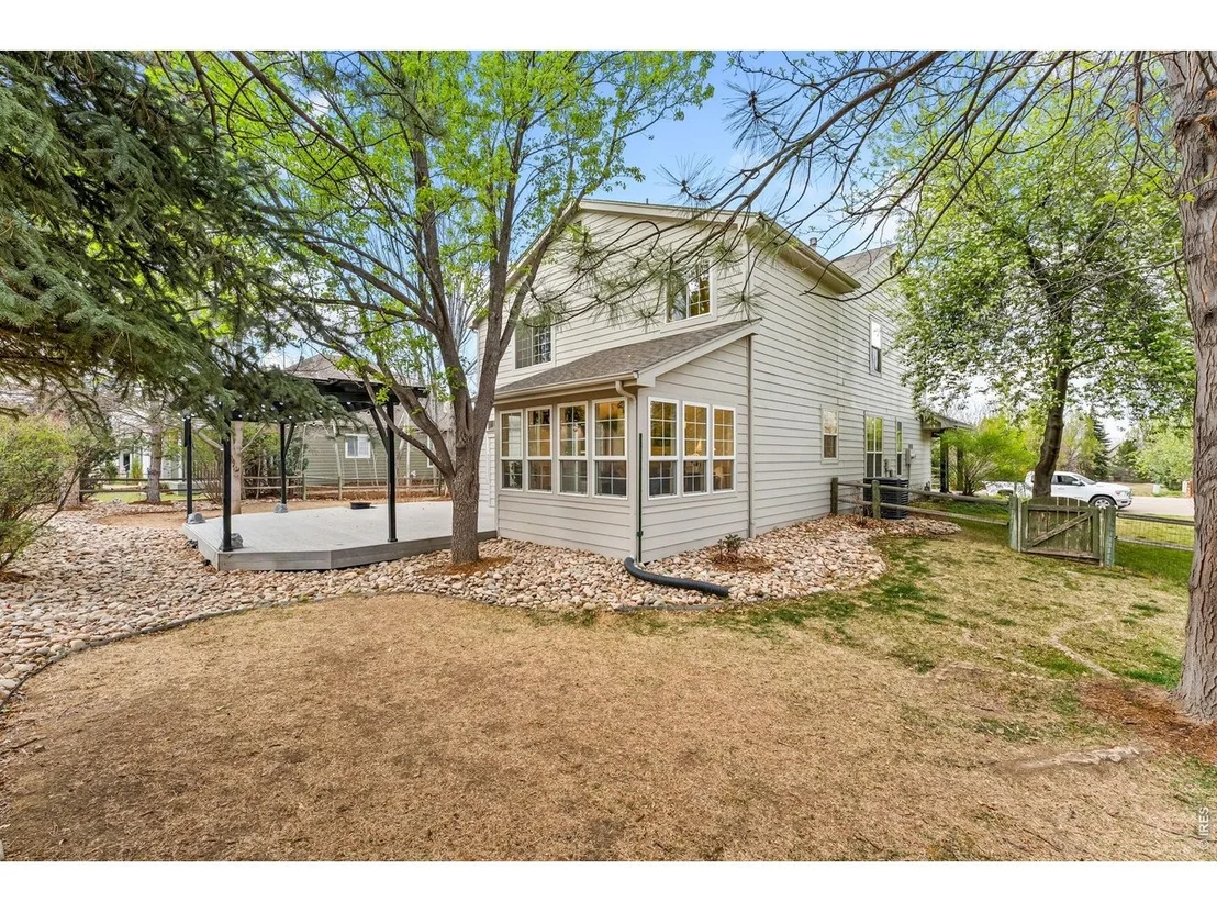 Photo of 2037 River West Dr