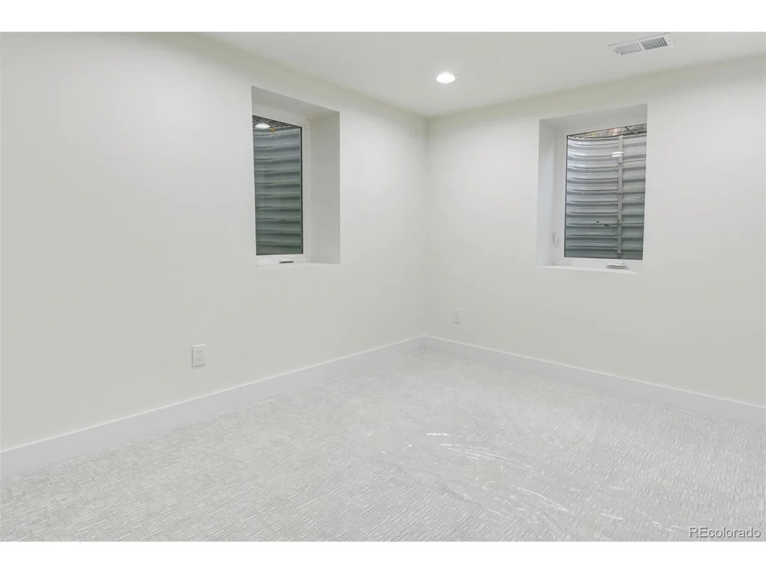Photo of 6107 Old Brompton Rd