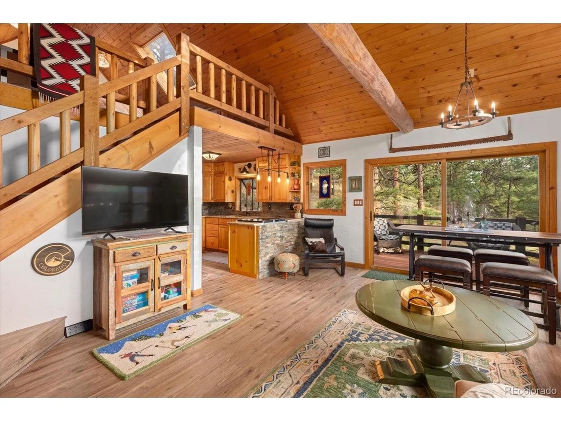 Photo of 120 2nd St
