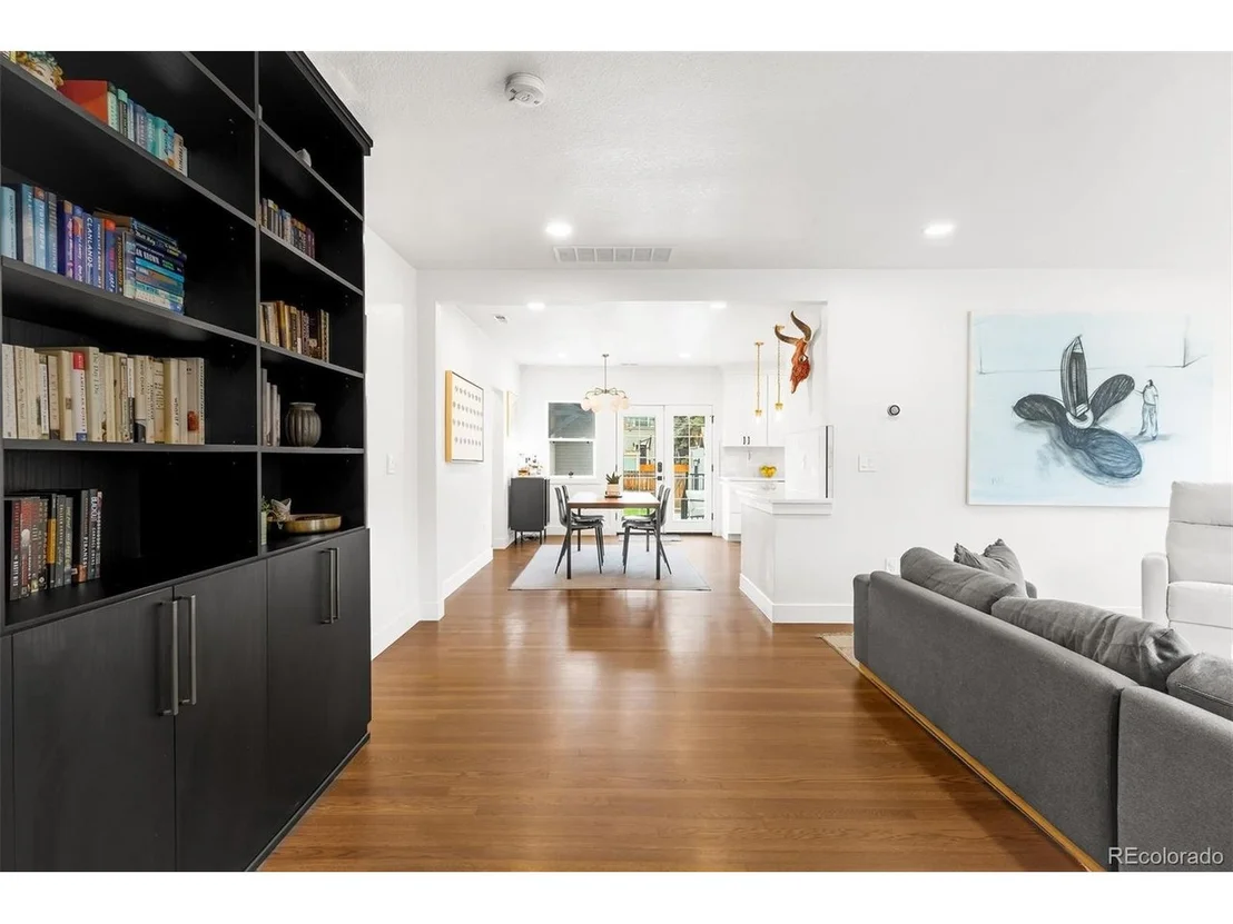 Photo of 2028 Elm St
