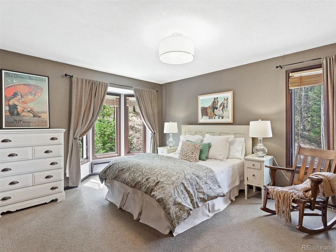 Photo of 400 Golden Dr