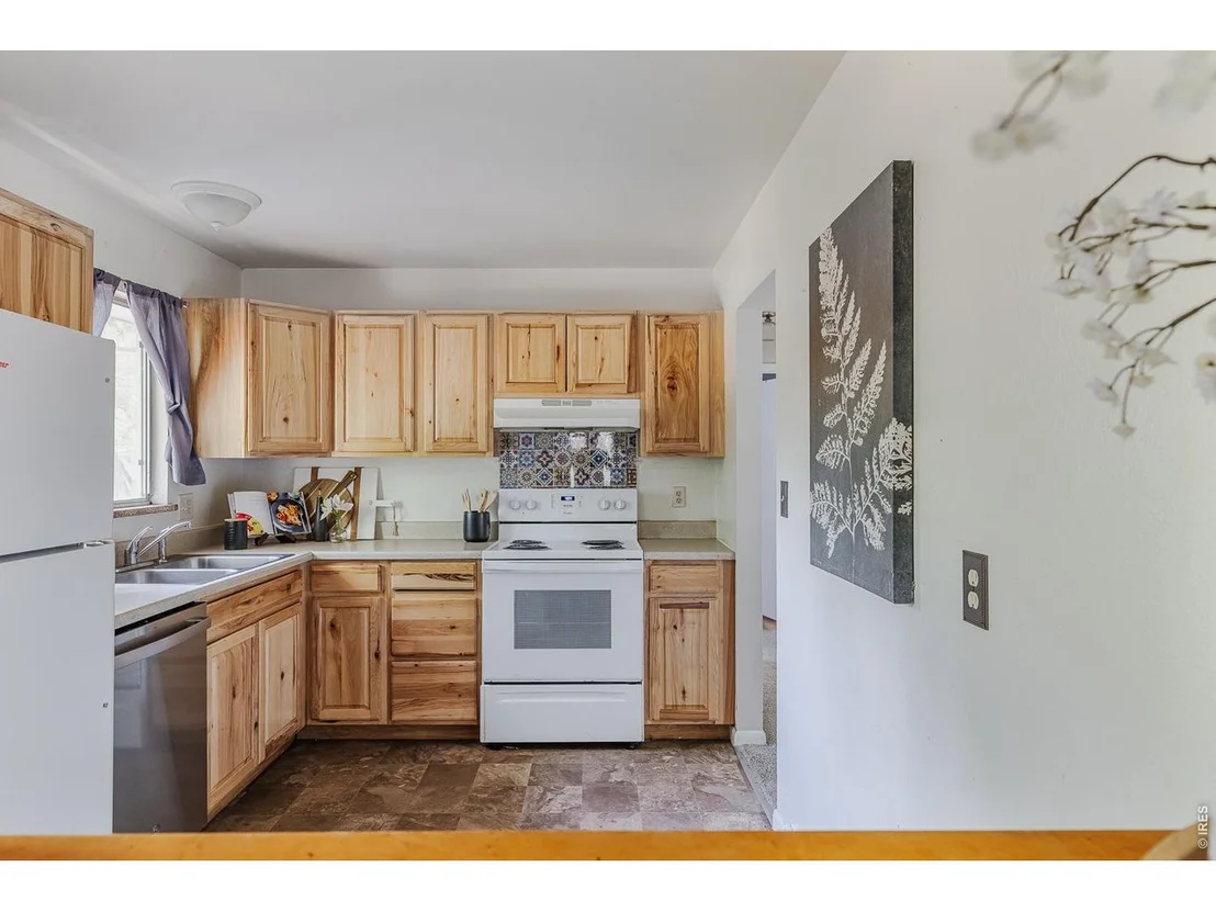 Photo of 560 Hartford Dr