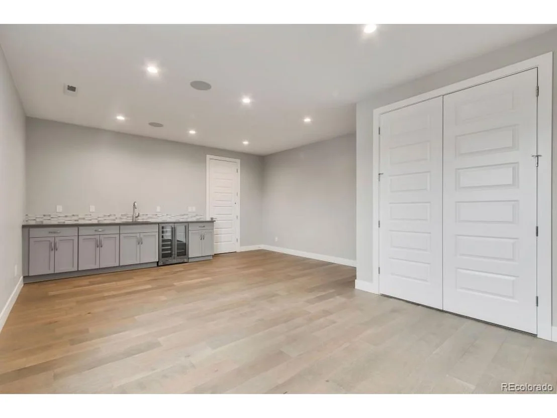 Photo of 1744 Barefoot Dr