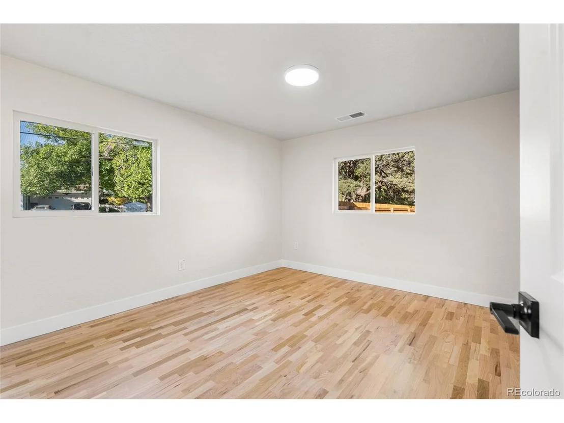 Photo of 7350 Field St