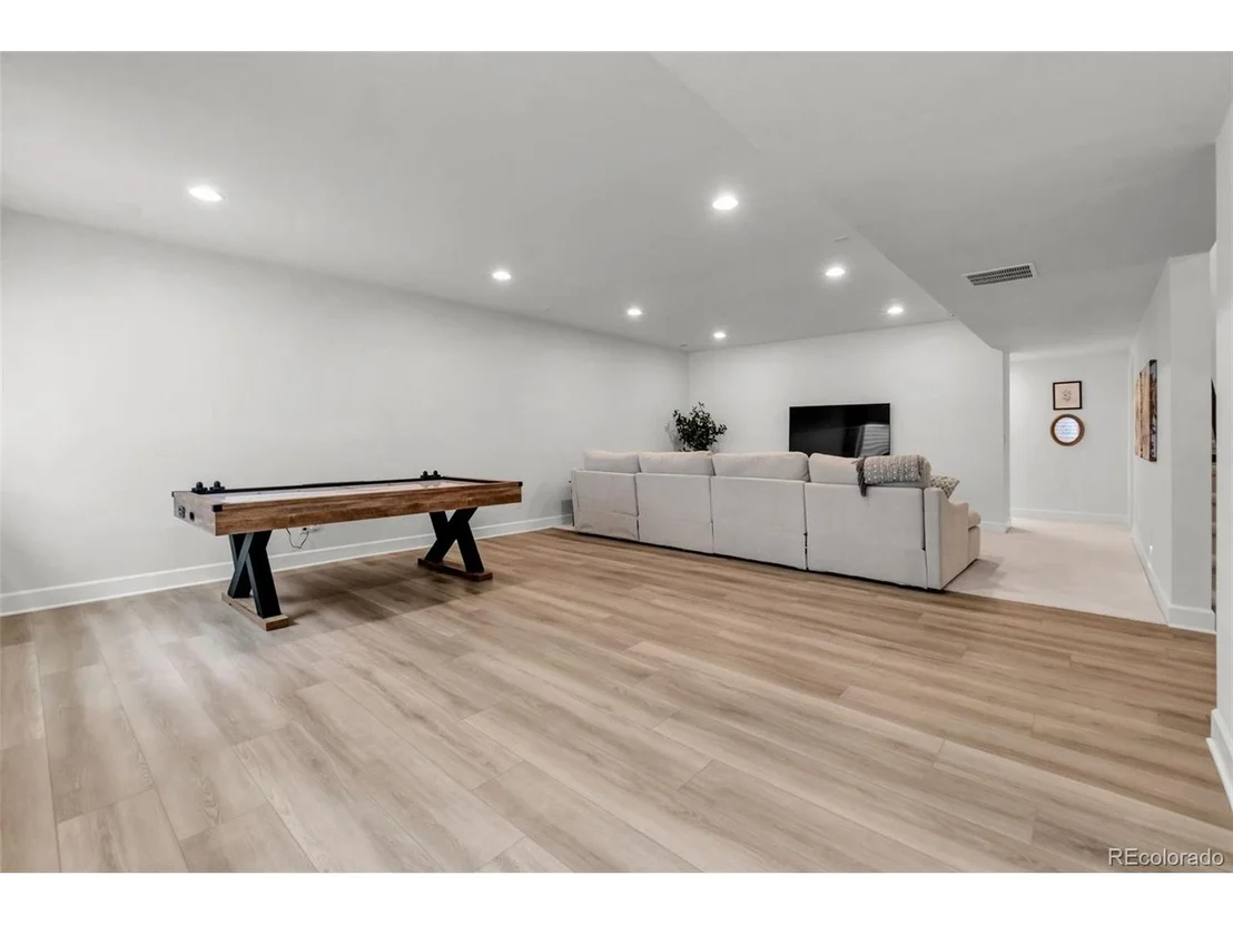 Photo of 5534 Riverbend Ave