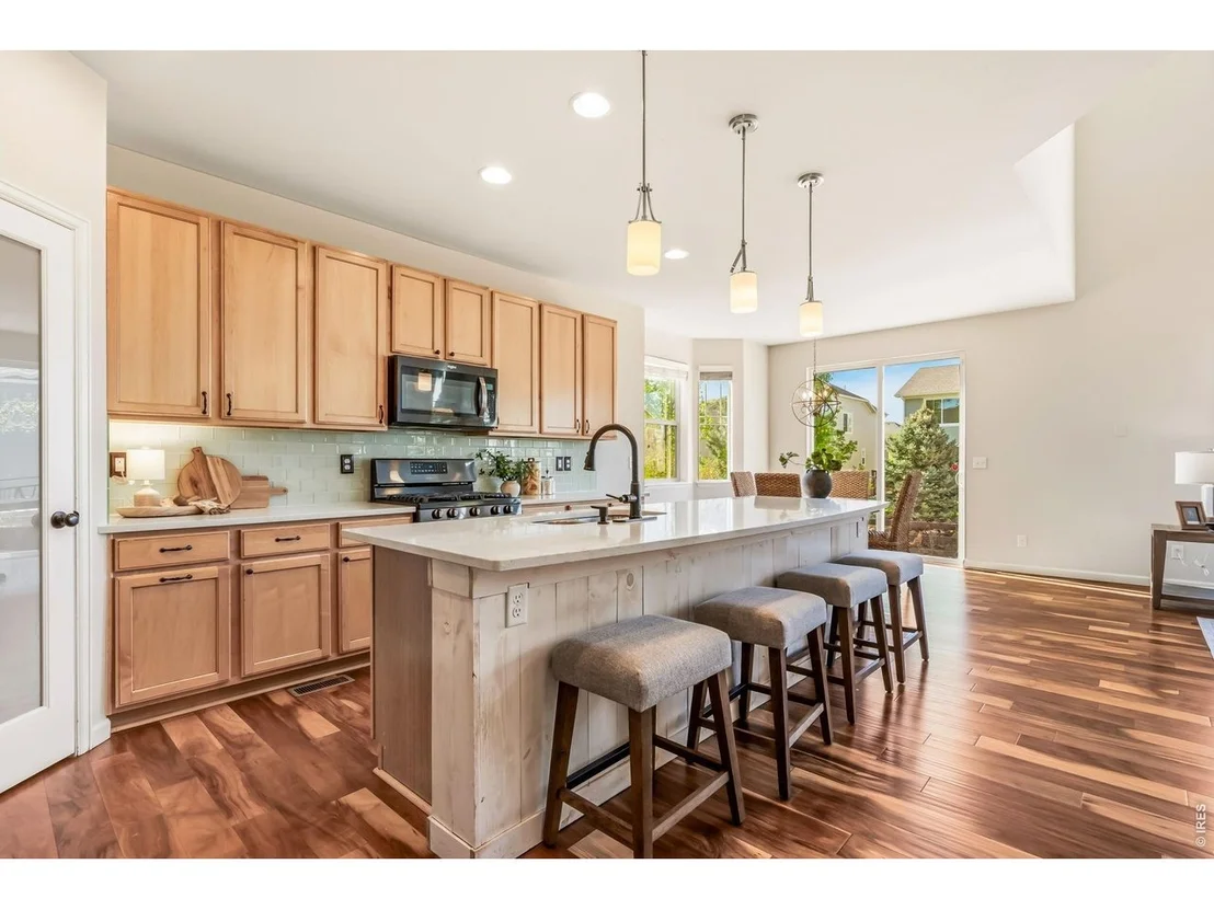 Photo of 6759 Rainier Rd