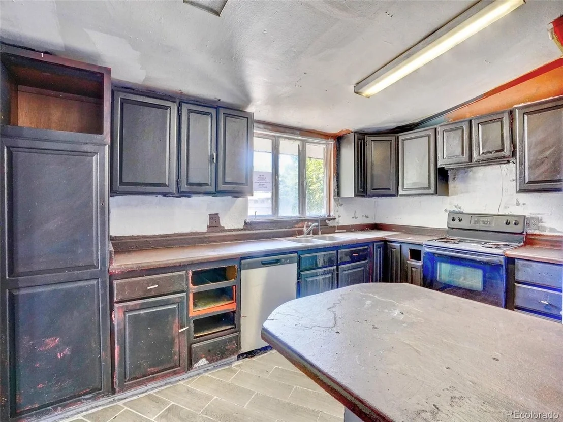 Photo of 7789 Greenleaf Ln