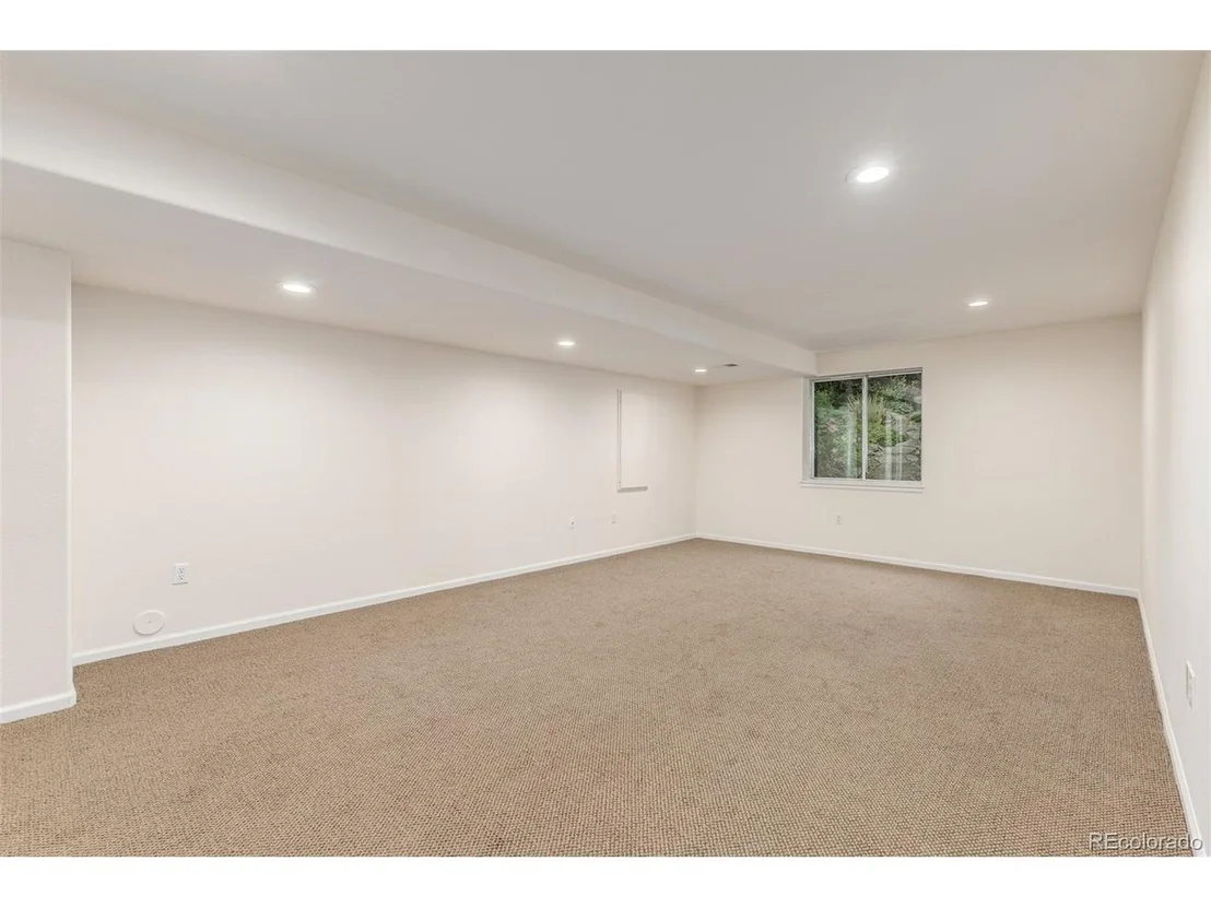 Photo of 8825 Fairview Oaks Pl