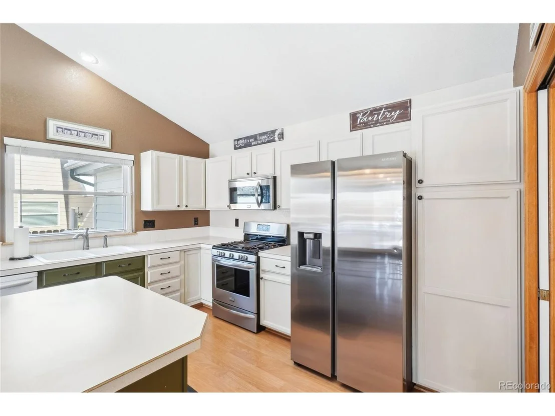 Photo of 556 Barnwood Dr