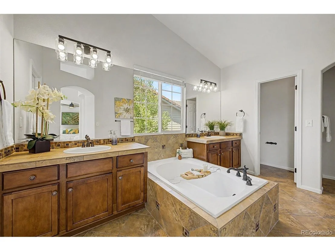 Photo of 2829 Breezy Ln