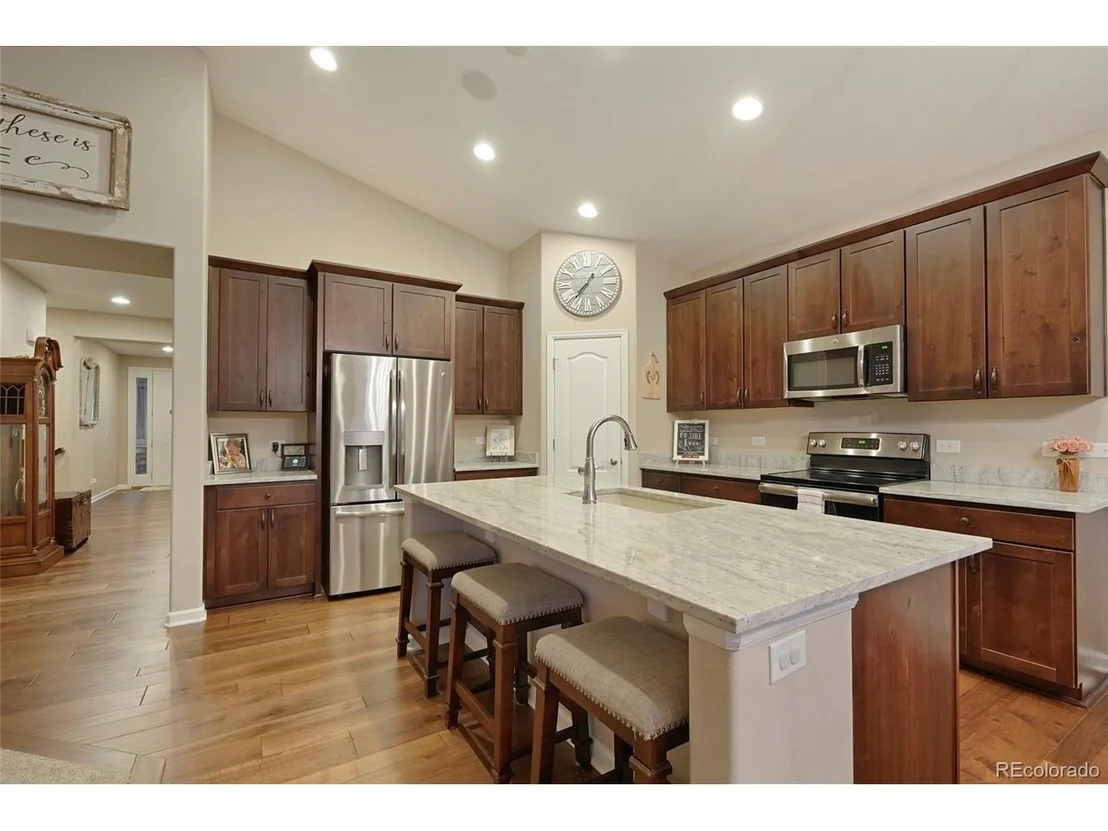 Photo of 7598 Oasis Dr