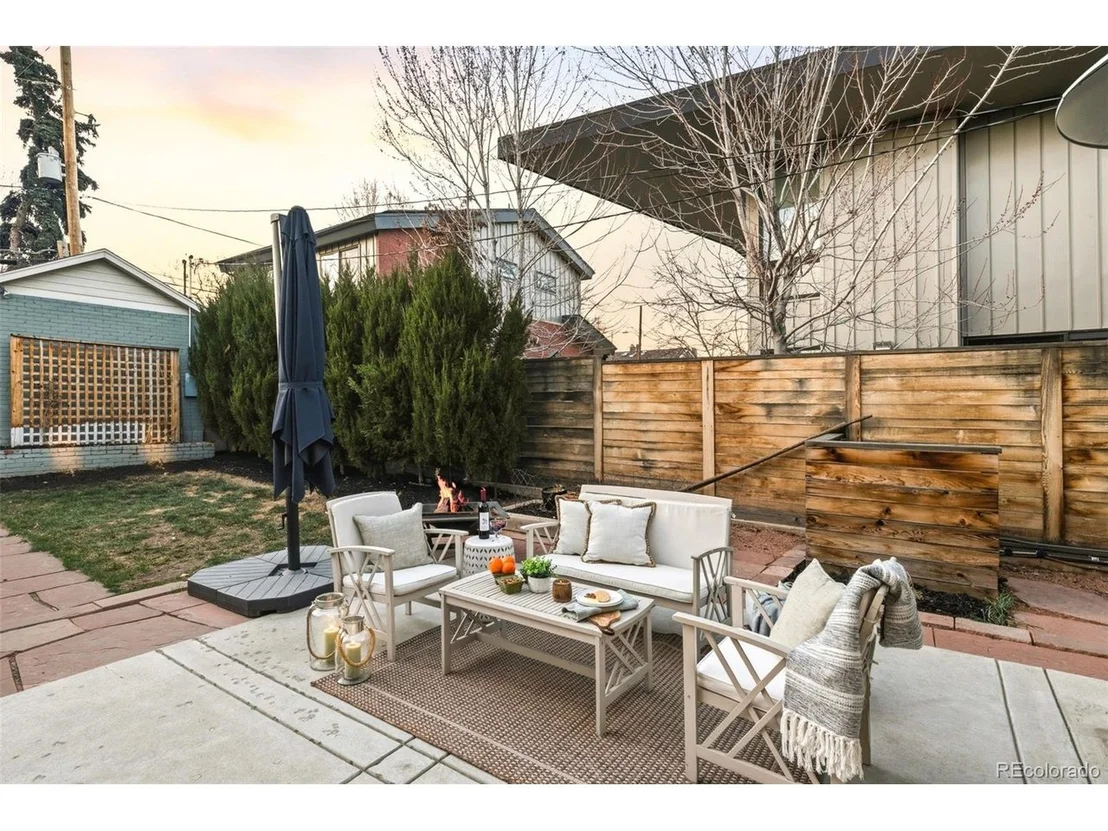 Photo of 3321 Bryant St