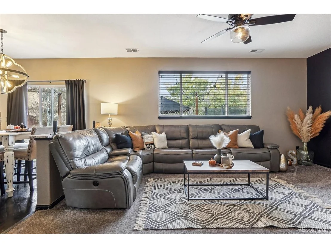 Photo of 10035 Crystal Cir