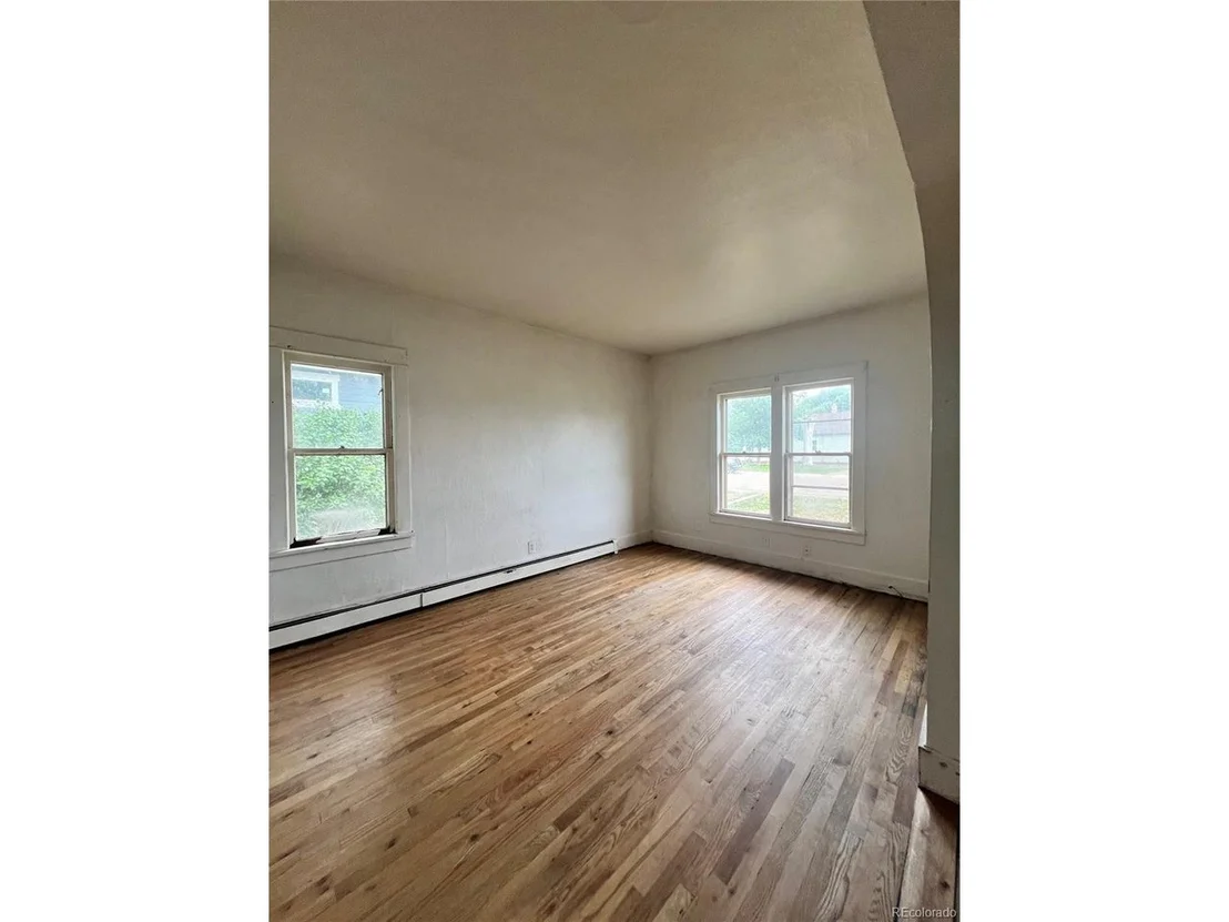 Photo of 114 N 2nd St