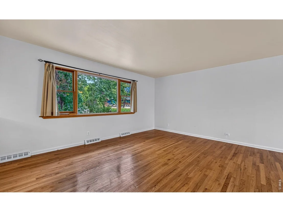 Photo of 3735 Emerson Ave