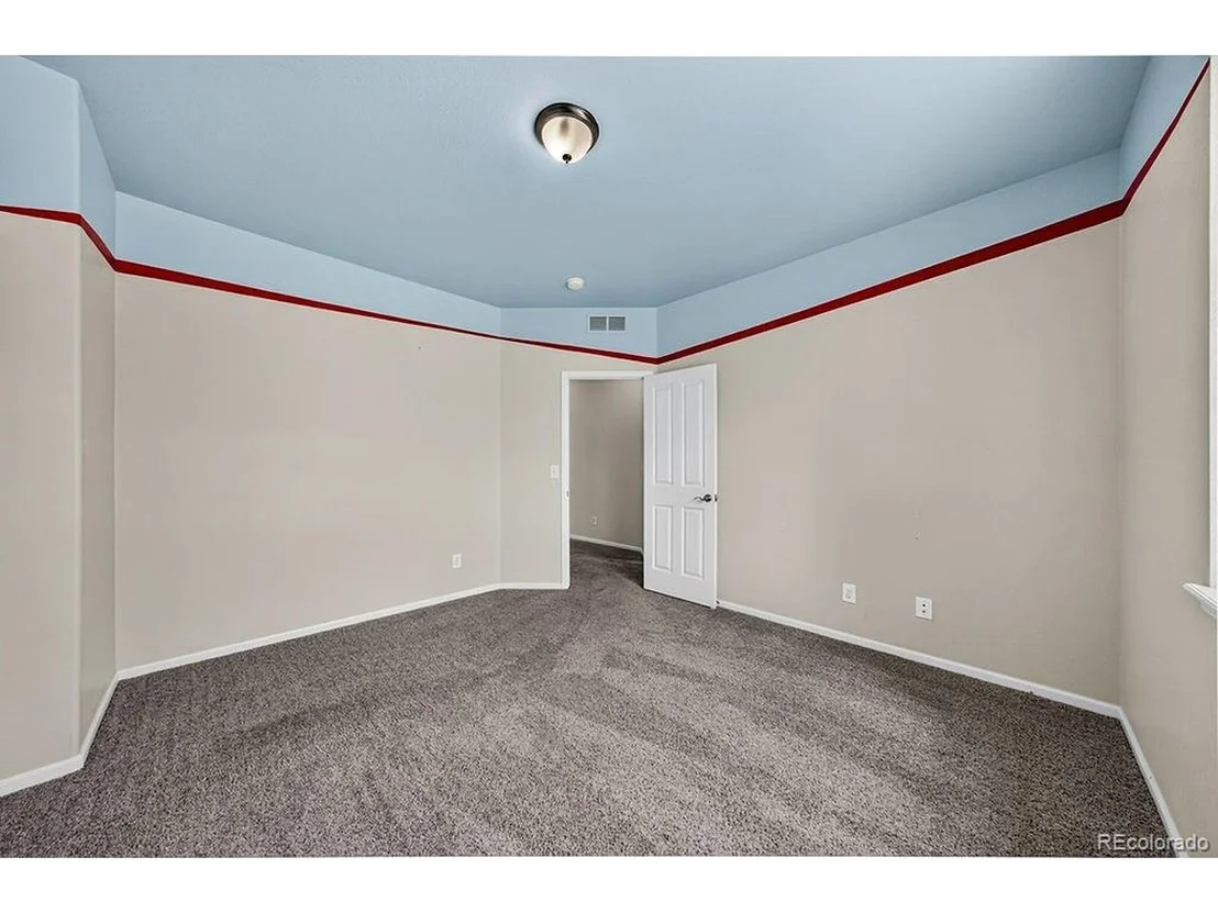 Photo of 370 Naples St