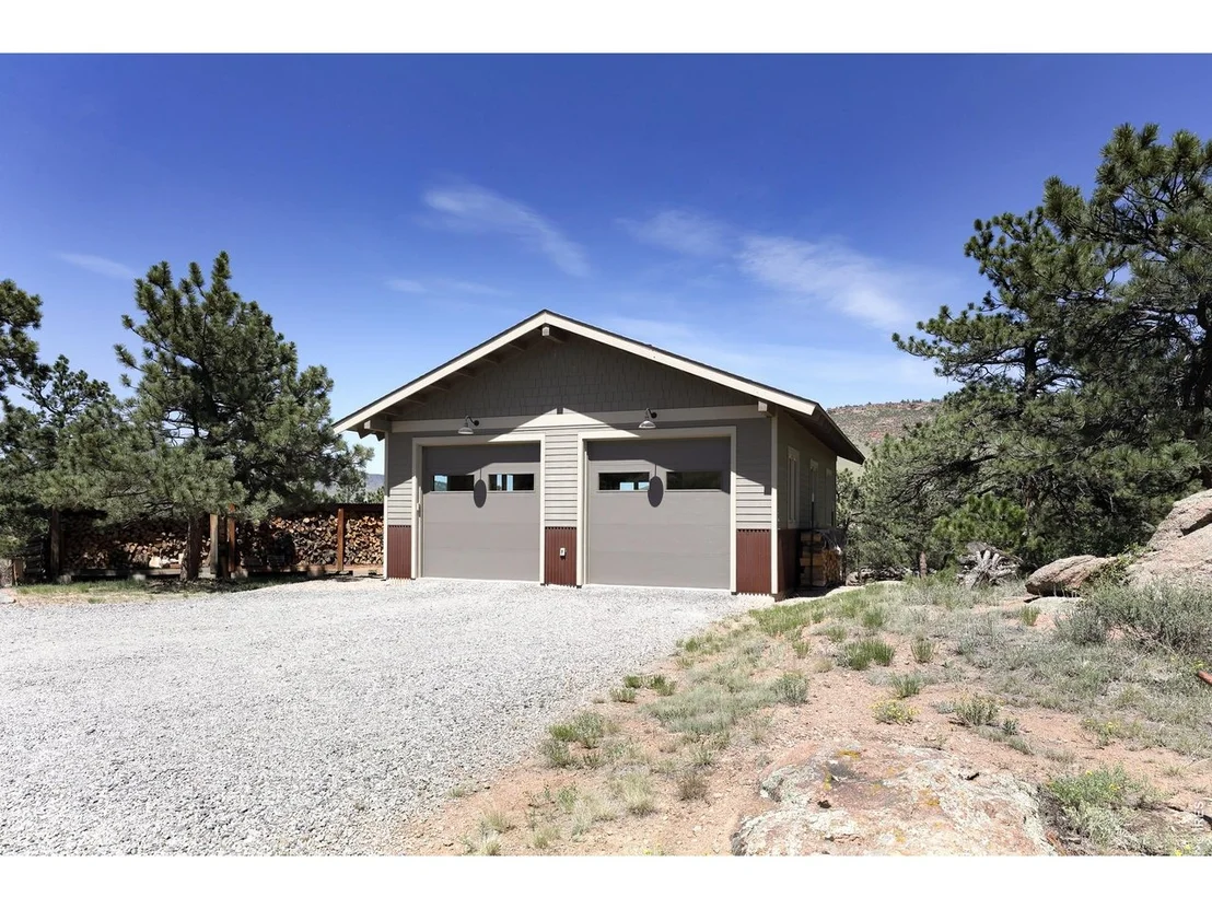 Photo of 300 Colard Ln