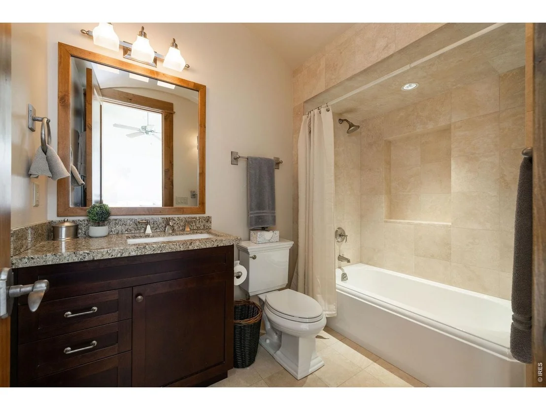 Photo of 4920 Juniper Ln