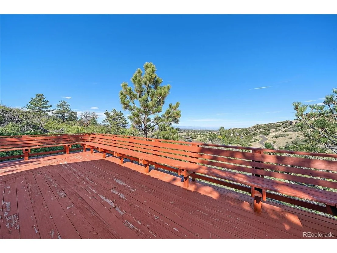 Photo of 560 Valley Rd