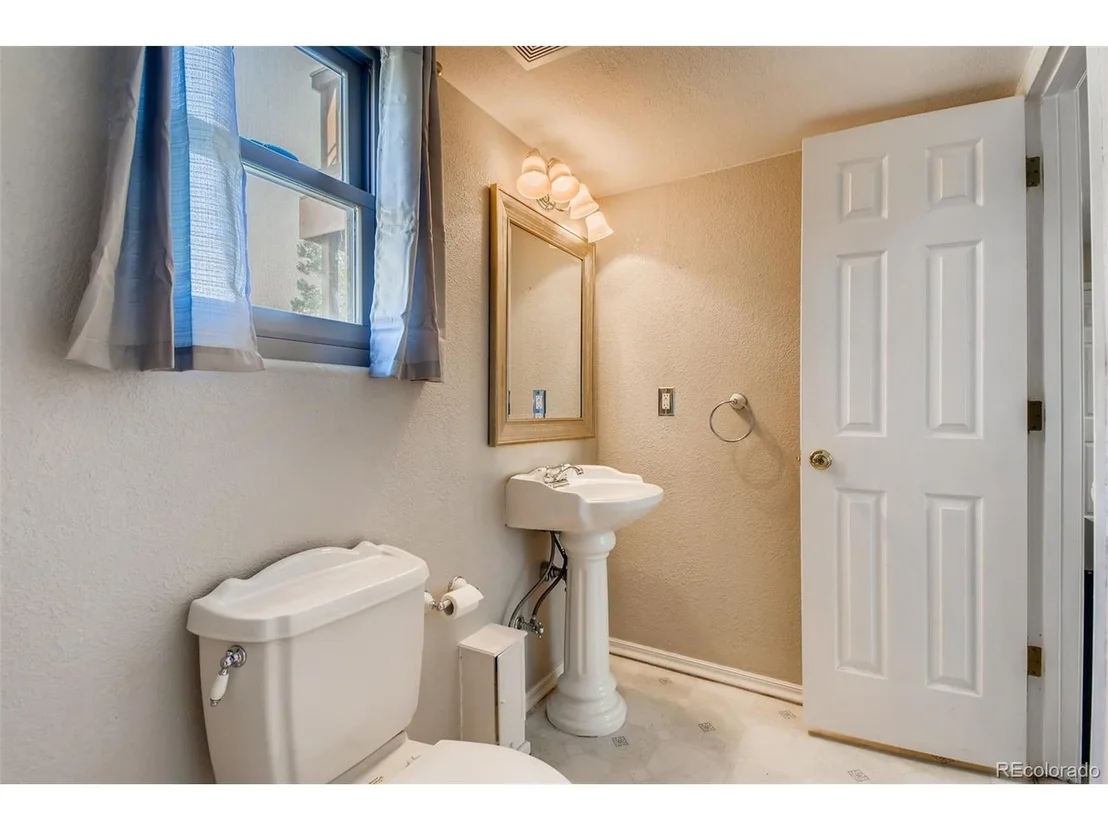 Photo of 525 Hawthorn Cir