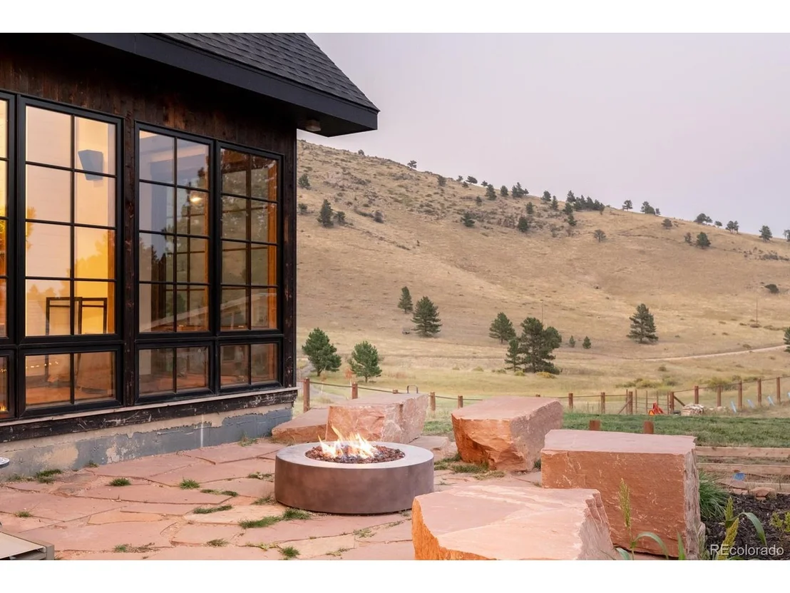 Photo of 800 Blue Mountain Trl