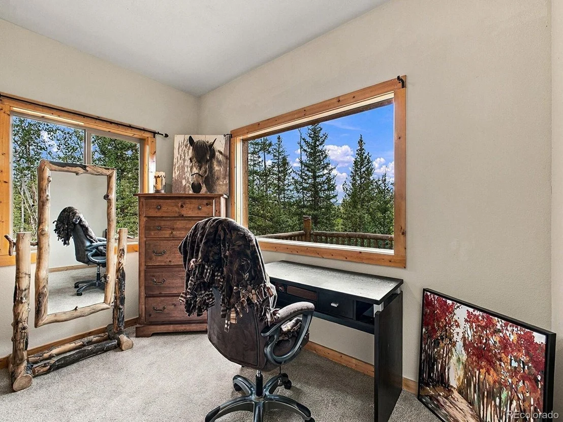 Photo of 150 Haida Rd