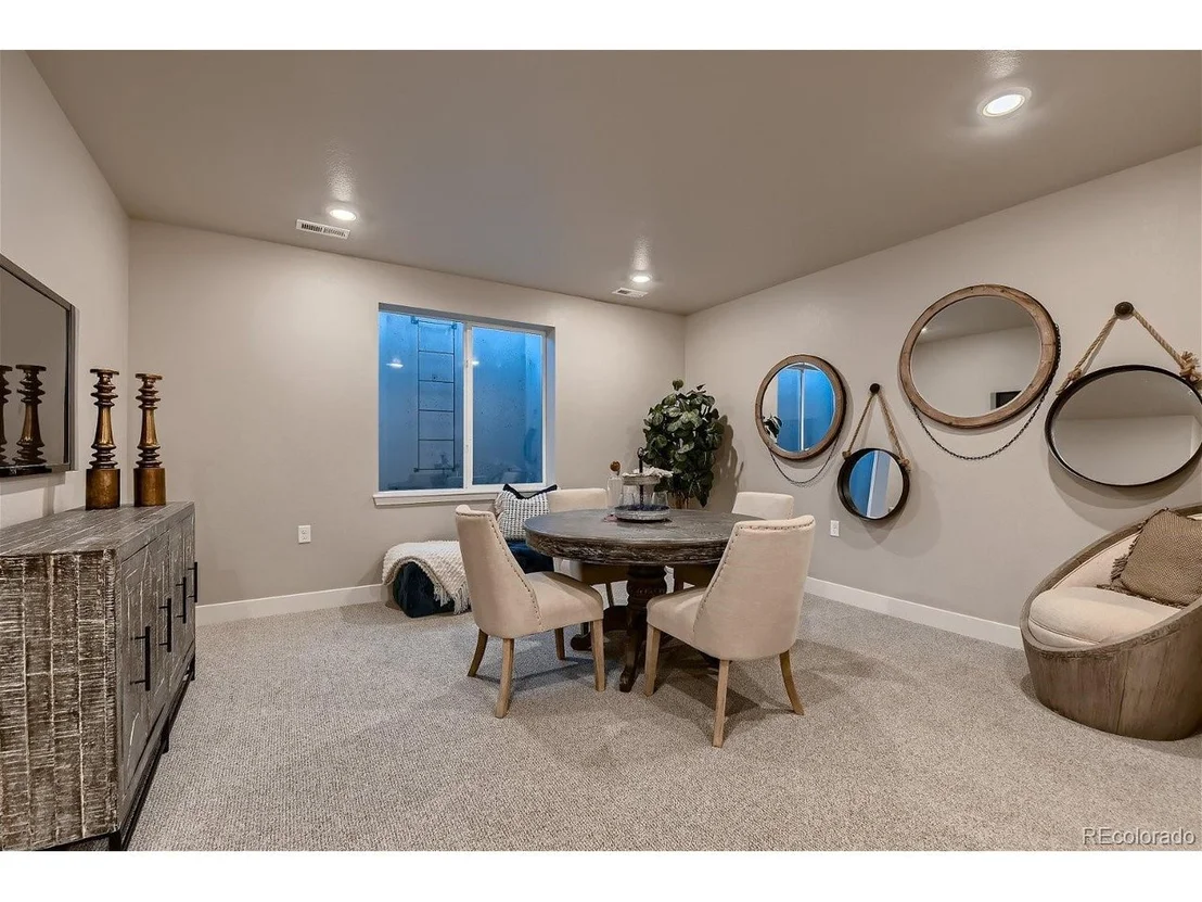 Photo of 895 Quarry Cir