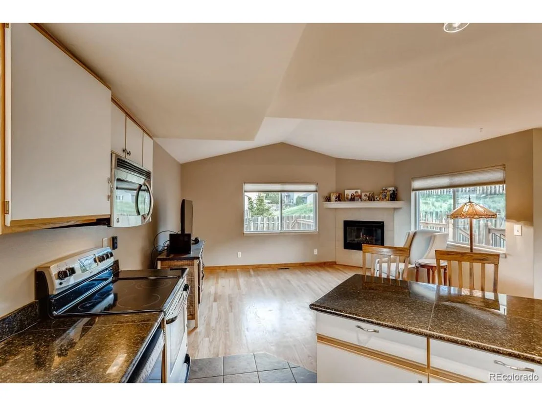 Photo of 275 Meadow Wood Cir