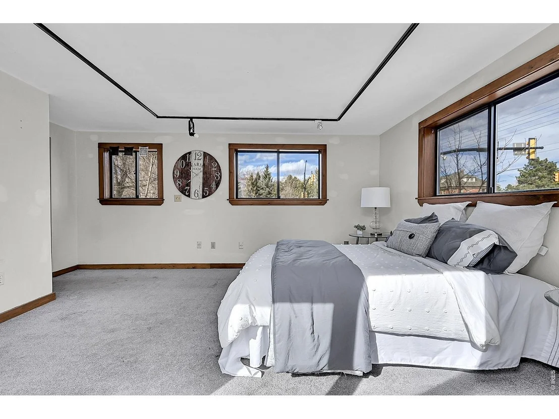 Photo of 1850 Iris Ave