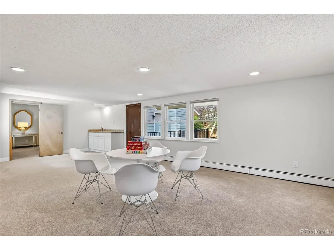Photo of 243 Dawson Dr