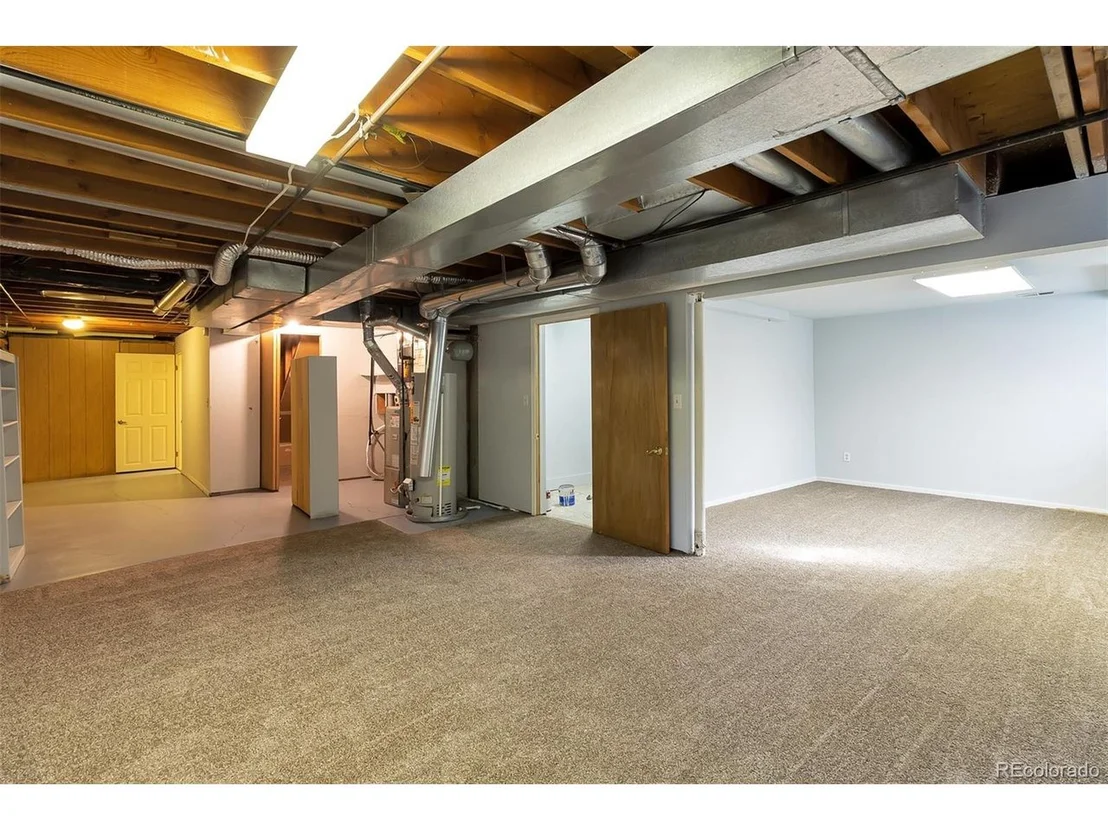Photo of 8285 Iris Ct