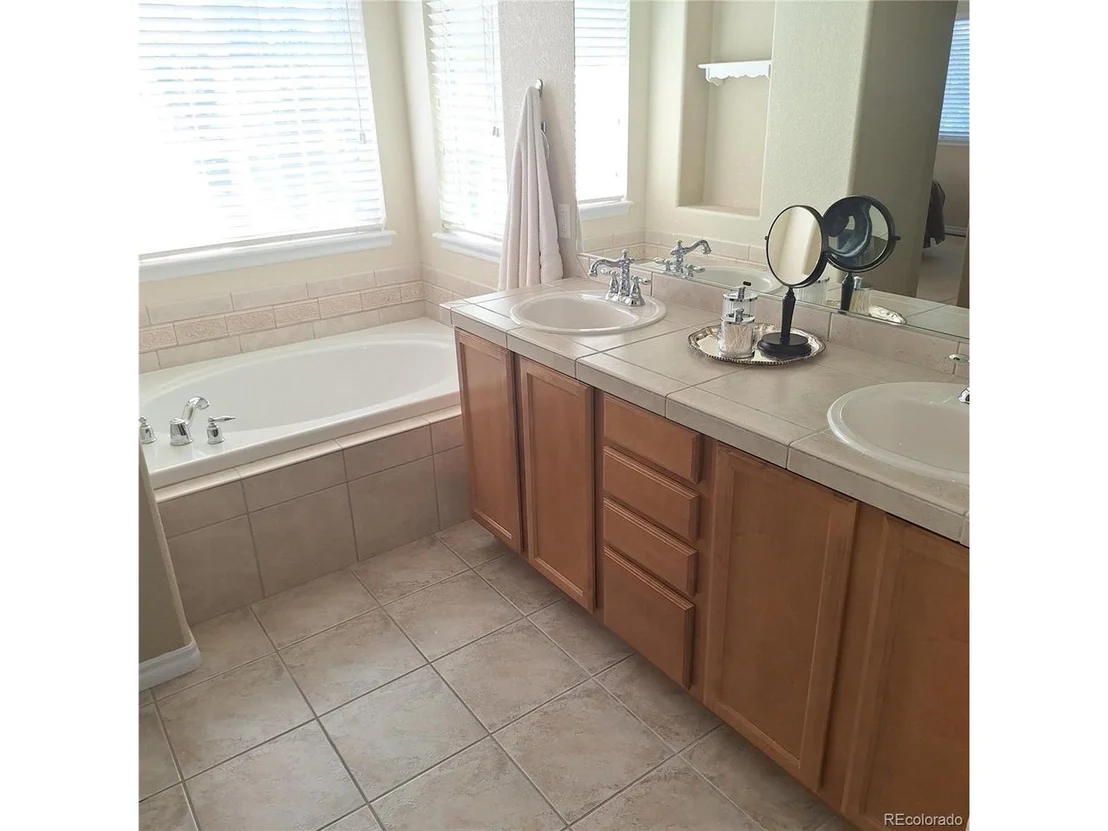 Photo of 10724 Riverbrook Cir