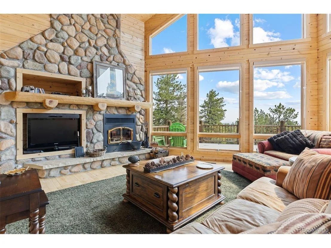 Photo of 559 Bellows Rd