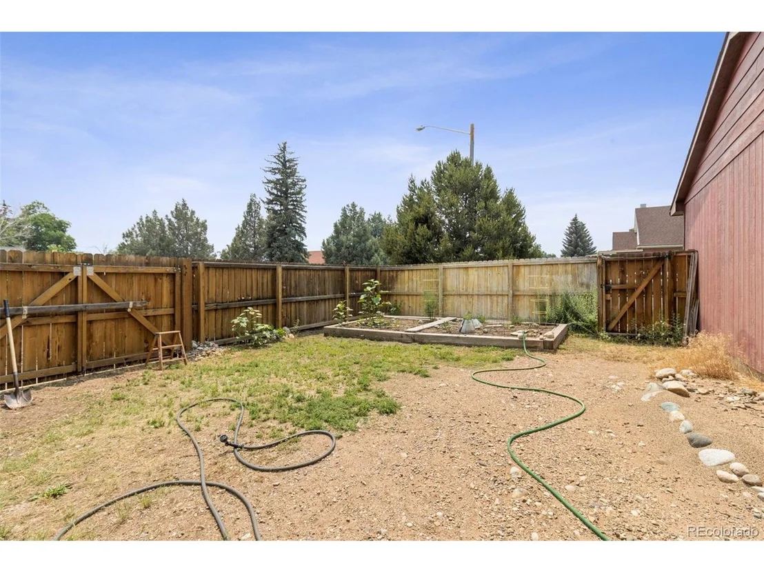 Photo of 326 W 9th St