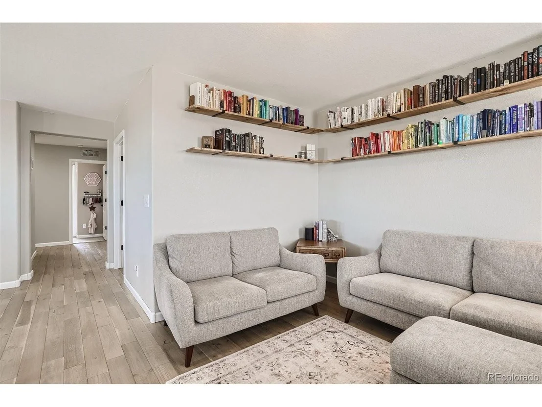 Photo of 42033 Colonial Trl