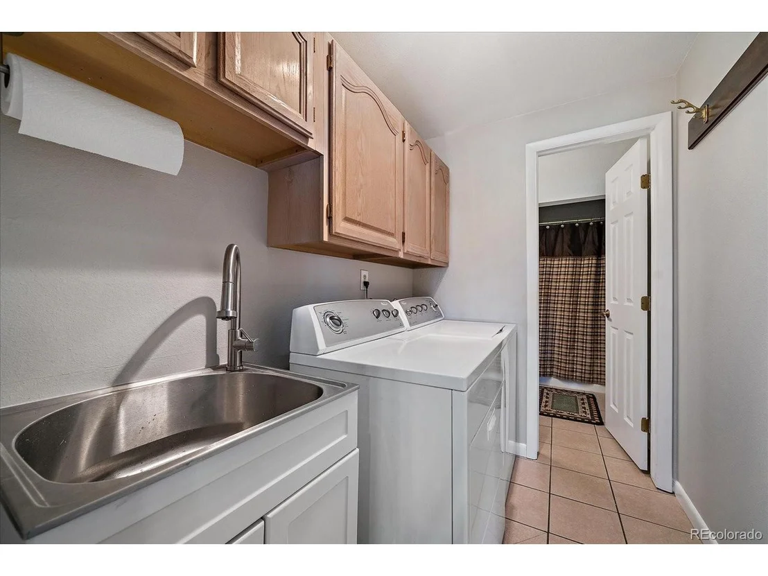 Photo of 7370 Jay St