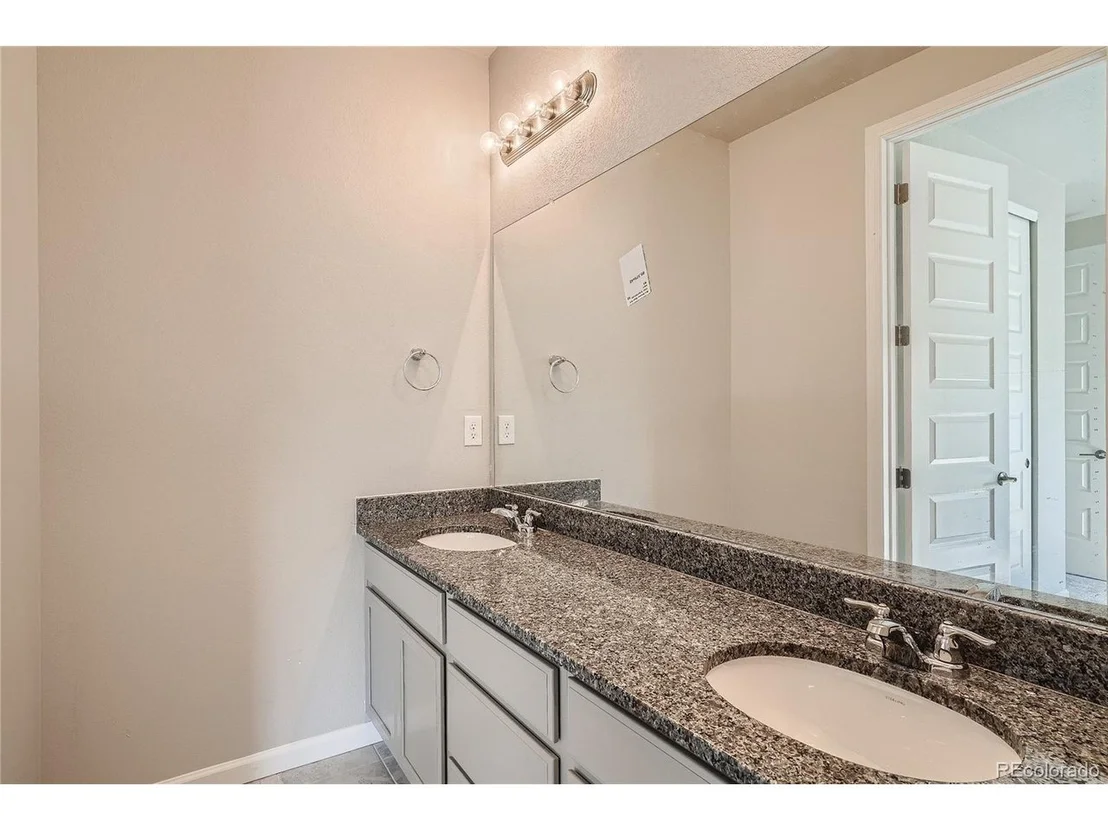 Photo of 2561 Lupton Ln
