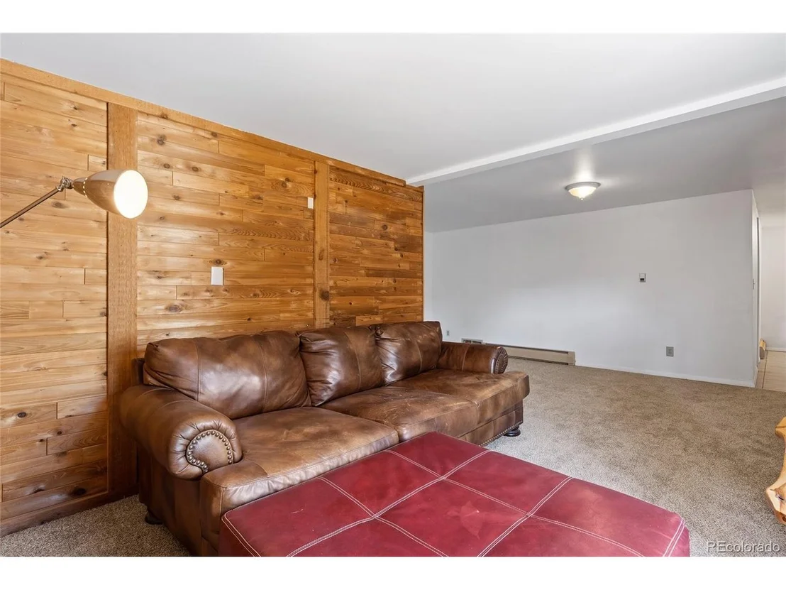 Photo of 1729 Crow Valley Rd