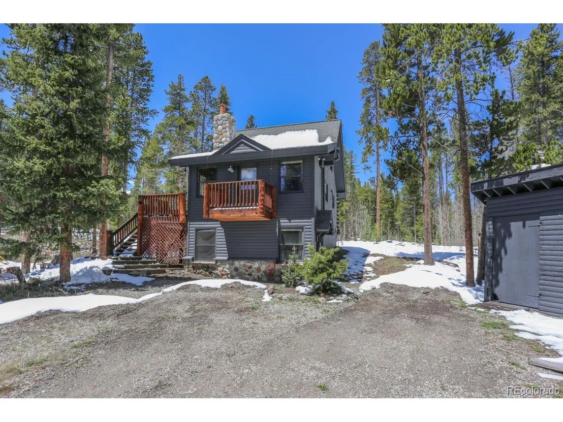 Photo of 390 Crown Dr