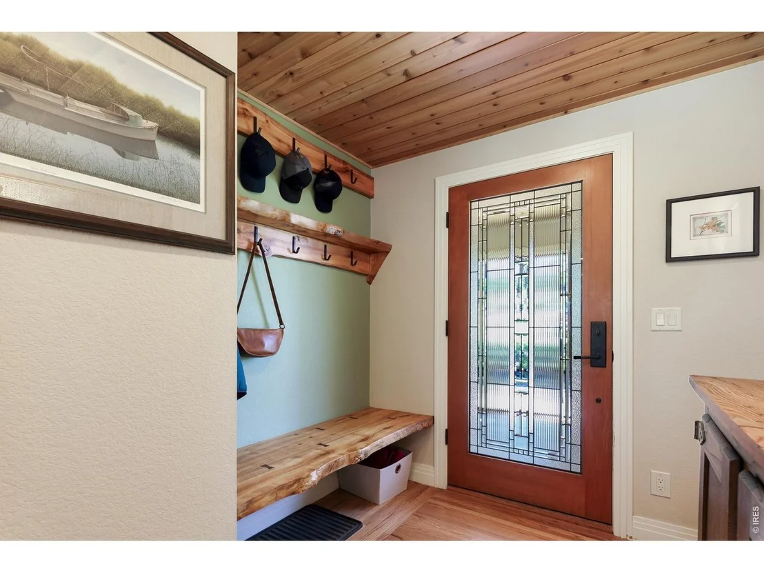 Photo of 300 Colard Ln