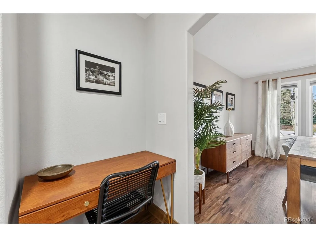 Photo of 1532 Legend Lake Cir