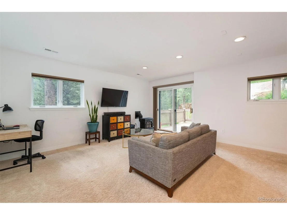 Photo of 7102 Pinewood Dr