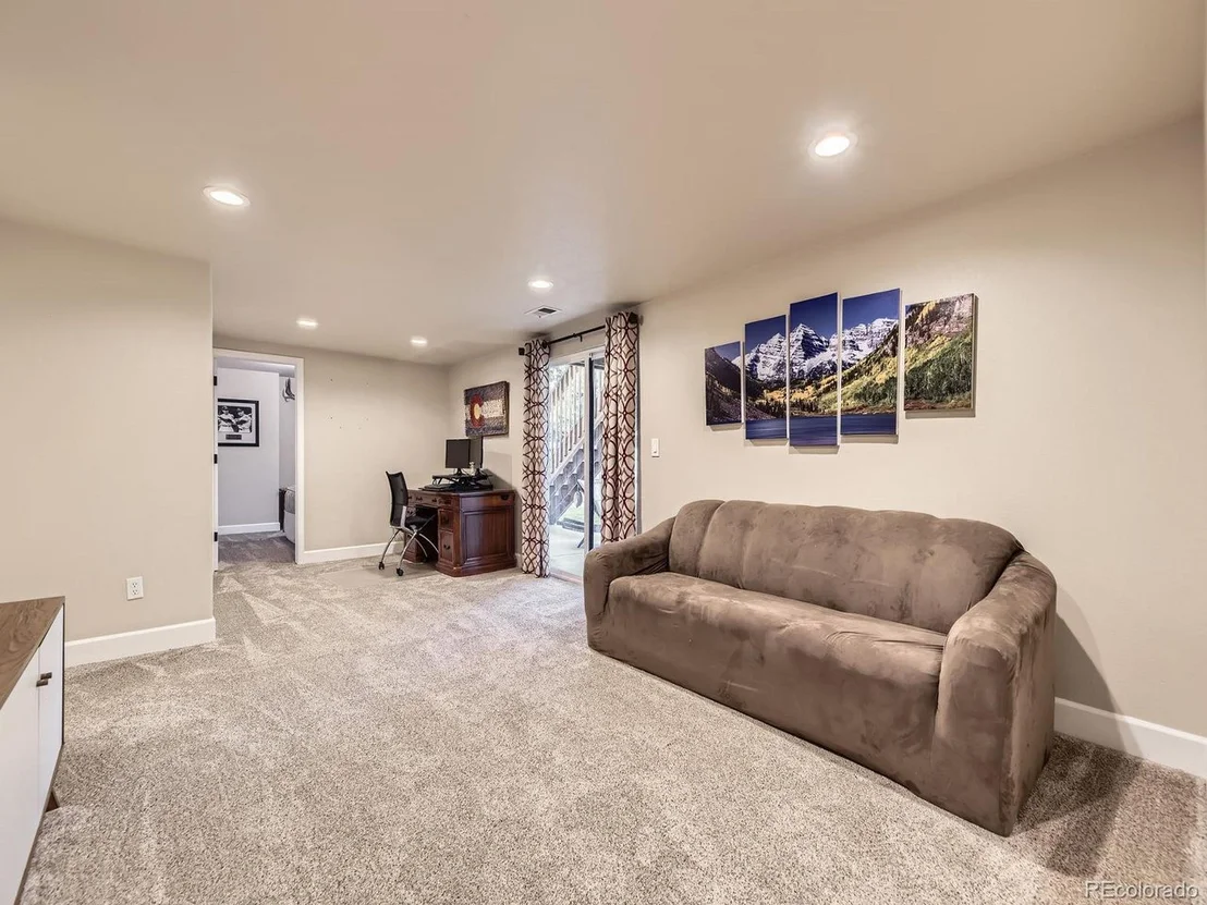 Photo of 2104 Vineyard Dr