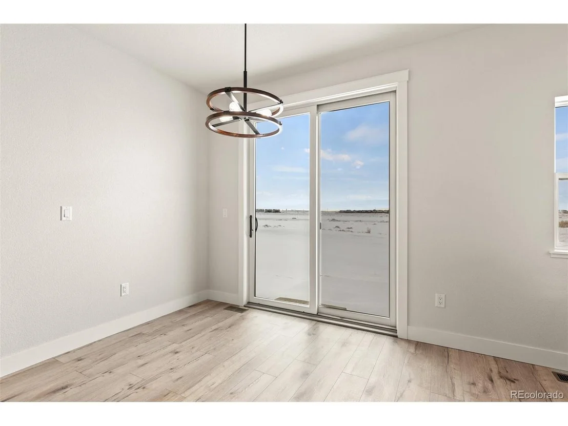 Photo of 122 7th Ave