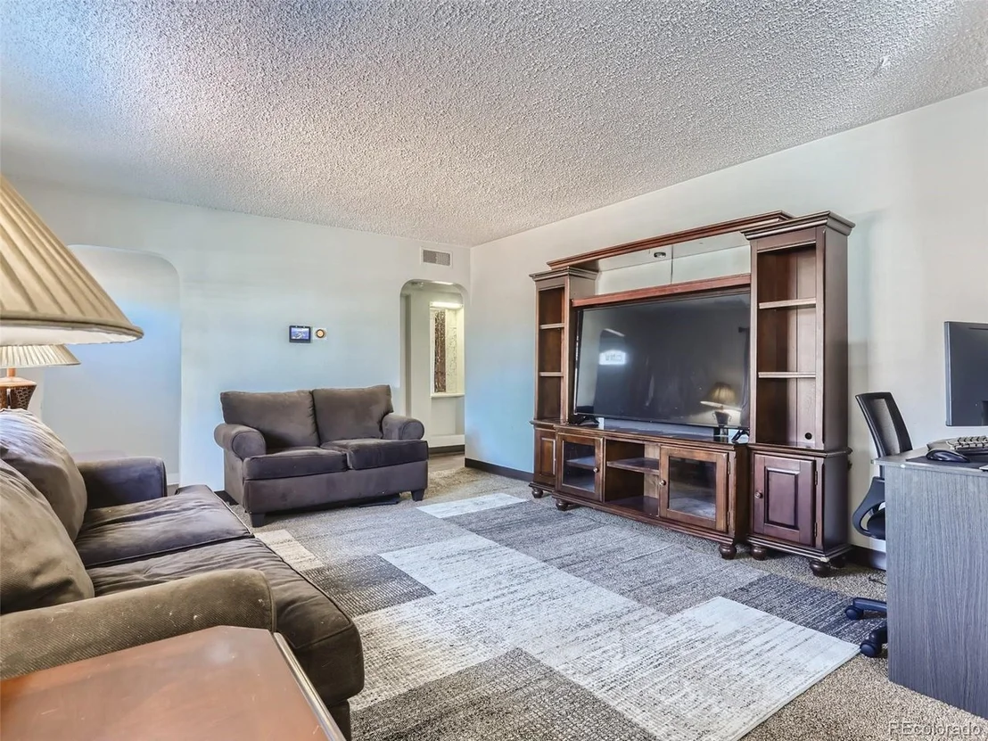 Photo of 1010 Eppinger Blvd