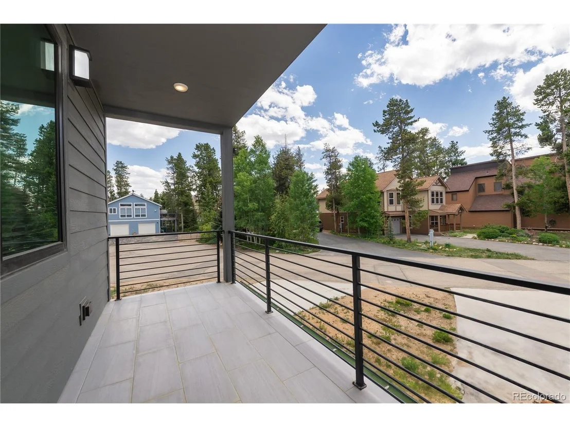 Photo of 853 Ferret Ln