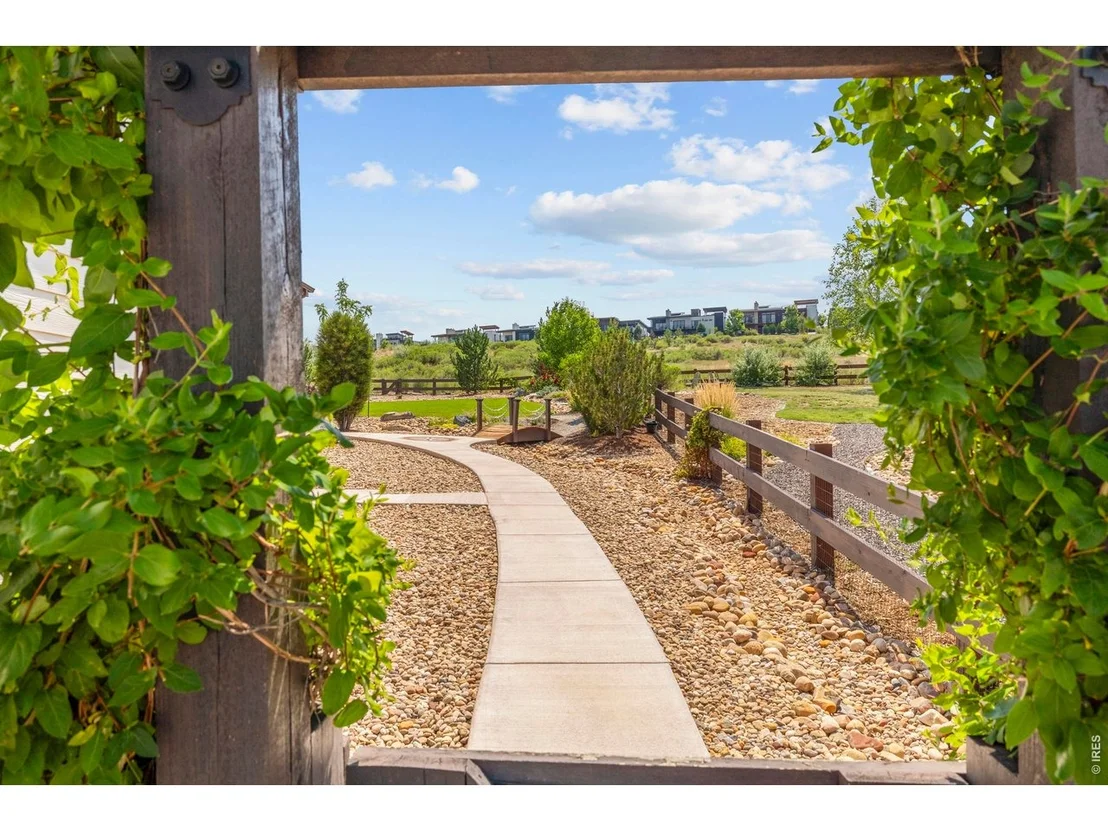 Photo of 2047 Bayfront Dr